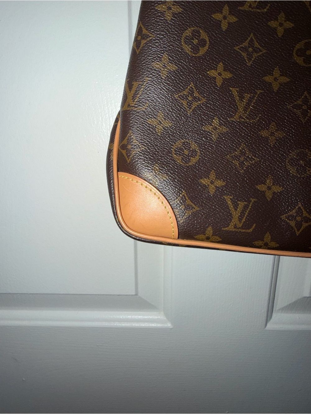 Louis Vuitton Monogram Shoulder Bag in Brown and Tan with Gold Hardware - Picture 7 of 10